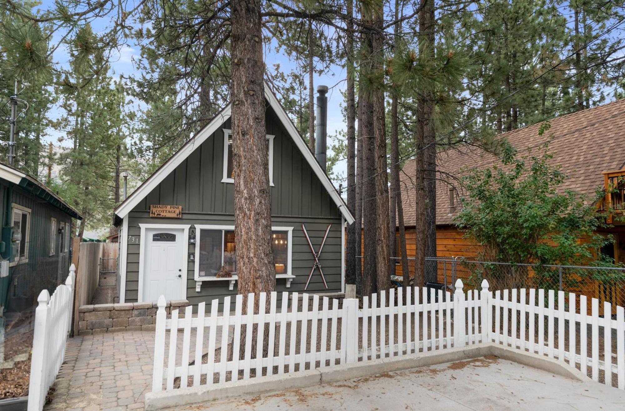 Shady Pine Cottage - This Adorable Cabin Is The Perfect Getaway For Your Next Stop In The Mountains! Big Bear City Zewnętrze zdjęcie
